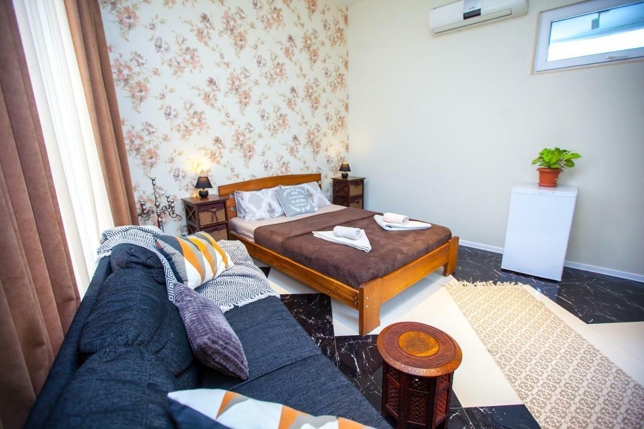 Shiny Avlabari Apartment Tbilisi ภายนอก รูปภาพ