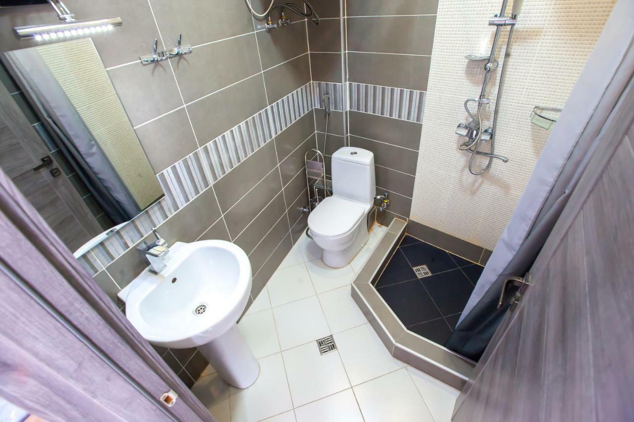 Shiny Avlabari Apartment Tbilisi ภายนอก รูปภาพ